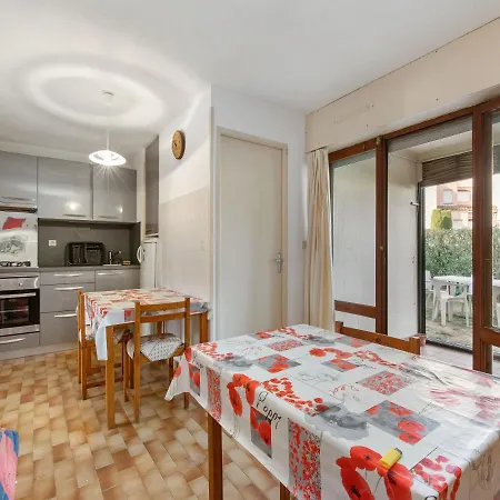 2 Bedroom Apartment For 7 아파트 *