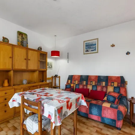 2 Bedroom Apartment For 7 * 아그